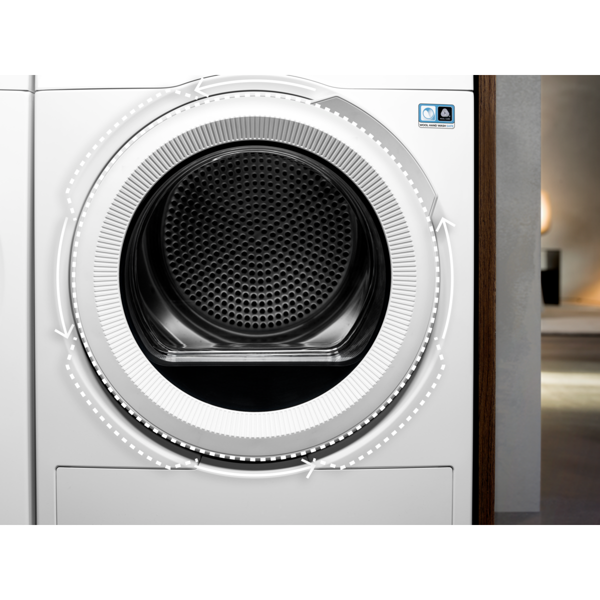 AEG - Сушилня с термопомпа - TR718L4E