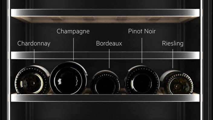 Рафтове за различни бутилки