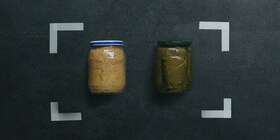 Буркани с консервирани храни