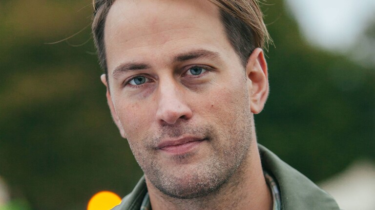 Тристрам Стюард се усмихва на камерата